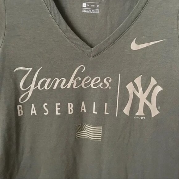 Nike New York Yankees Authentic Collection T-shirt, Xsmall - Picture 2 of 6